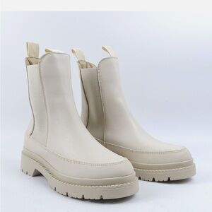 CALIA by Carrie Underwood Cream Chelsea Boots 9.5